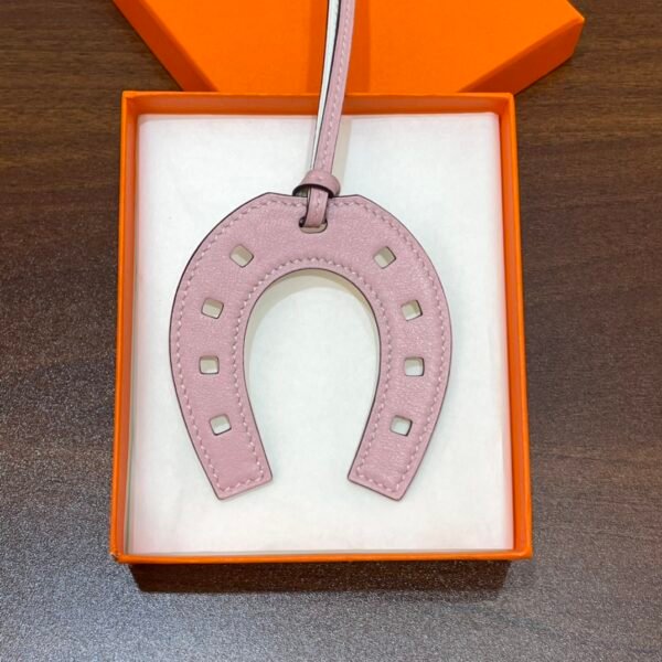 Full Handmade 187 Factory Paddock Horseshoe Charm Swift Leather Rose Sakura / Craie No.HS 851