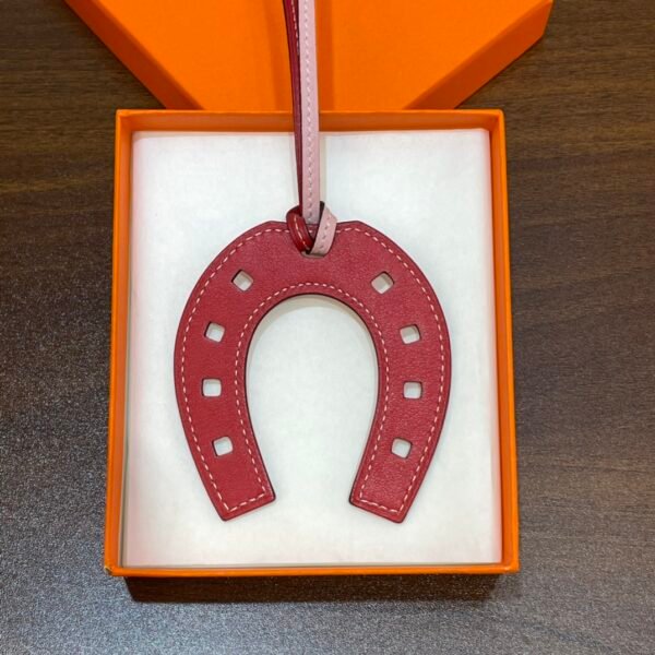 Canada Toronto 187 Factory Paddock Horseshoe Charm HS 856 Swift Rose Sakura / Rouge Casaque