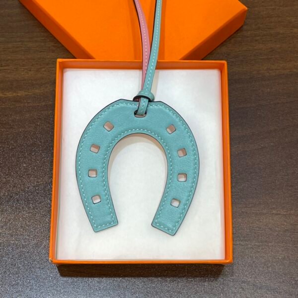 Full Handmade 187 Factory Paddock Horseshoe Charm Swift Leather Pink / Blue Atoll