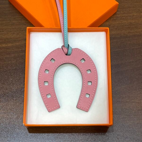 Full Handmade 187 Factory Paddock Horseshoe Charm Swift Leather Pink / Blue Atoll