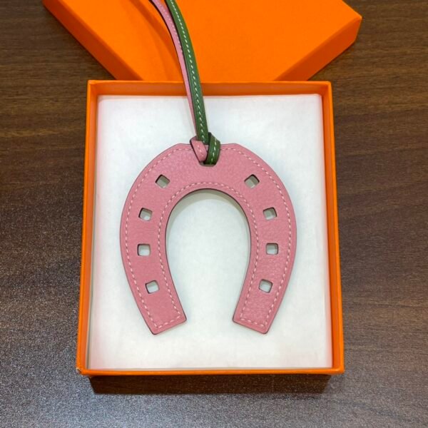 Australia Canberra 187 Factory Paddock Horseshoe Charm Swift Leather Pink / Vert Olive No.860