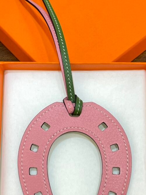 Australia Canberra 187 Factory Paddock Horseshoe Charm Swift Leather Pink / Vert Olive No.860