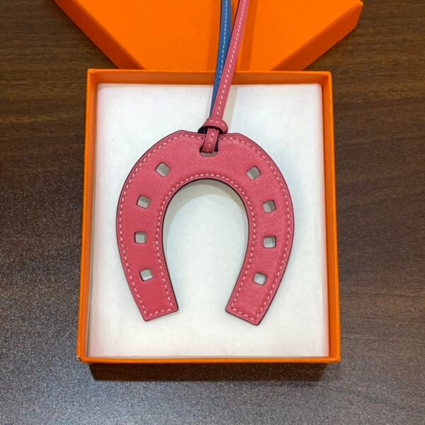 187 Factory Paddock Horseshoe Charm Images No.862 Rose Lipstick / Blue Electric Leather
