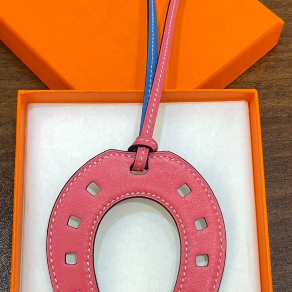 187 Factory Paddock Horseshoe Charm Images No.862 Rose Lipstick / Blue Electric Leather