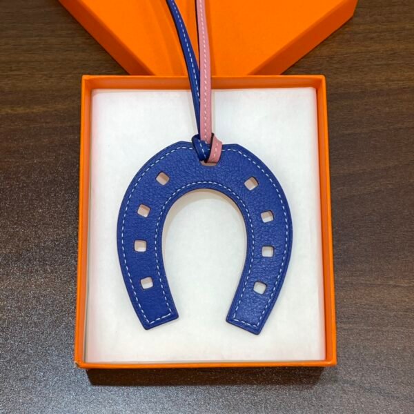 187 Factory Paddock Horseshoe Charm Images No.862 Rose Lipstick / Blue Electric Leather