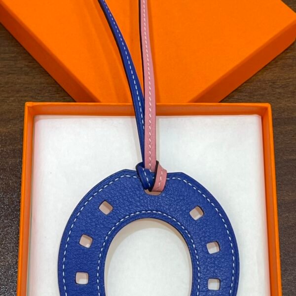 187 Factory Paddock Horseshoe Charm Images No.862 Rose Lipstick / Blue Electric Leather