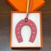 187 Factory Paddock Horseshoe Bag Charm Swift Leather Rose Lipstick / Lime No.863
