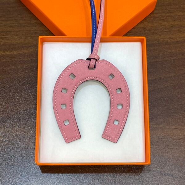 USA Washington 187 Factory Paddock Horseshoe Charm No.865 Pink / Blue Azteque Swift Leather
