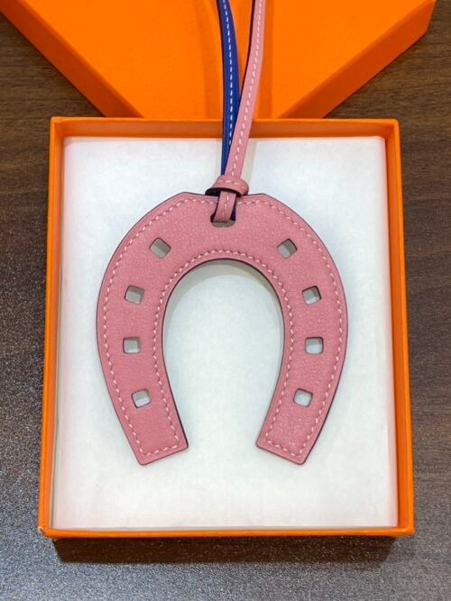 USA Washington 187 Factory Paddock Horseshoe Charm No.865 Pink / Blue Azteque Swift Leather