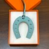 187 Factory Blue Atoll / Rouge H Swift Leather No.867 Paddock Horseshoe Charm
