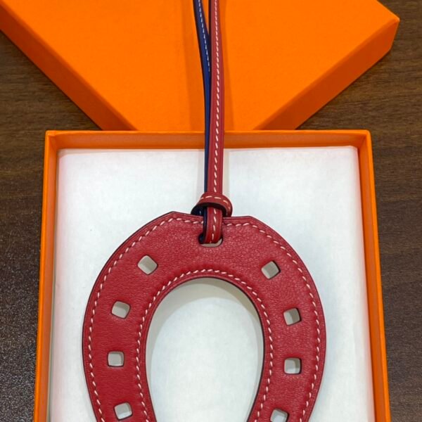 UK London 187 Factory Swift Leather Paddock Horseshoe Charm Rouge Casaque / Blue Electric No.871