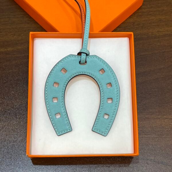 Russia Moscow 187 Factory Paddock Horseshoe Charm Swift Leather Feu Orange / Blue Atoll No.877