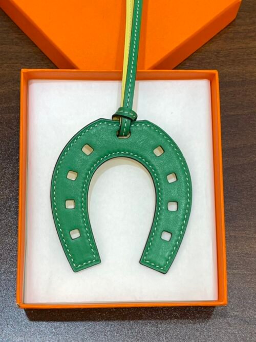 Hong Kong 187 Factory Paddock Horseshoe Charm No.880 Swift Leather Vert Bambou / Lime
