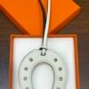 Full Handmade 187 Factory Paddock Horseshoe Charm No.890 Craie / Noir Swift Leather
