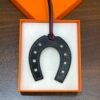 UAE Dubai 187 Factory Paddock Horseshoe Charm No.893 Swift Leather Violet / Noir