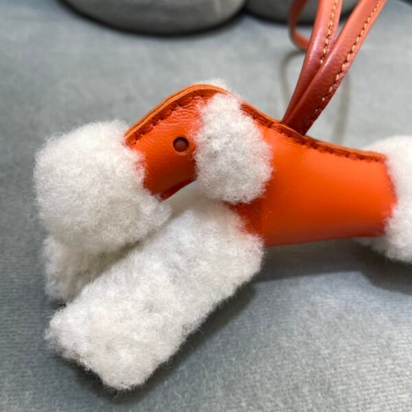 Russia Moscow 187 Factory Budy Charm Milo Agneau Feu Orange & Sanguine No.5