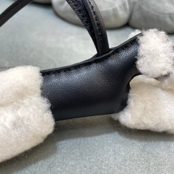 UAE Dubai 187 Factory Budy Charm Merino Wool & Milo Agneau Noir No.12
