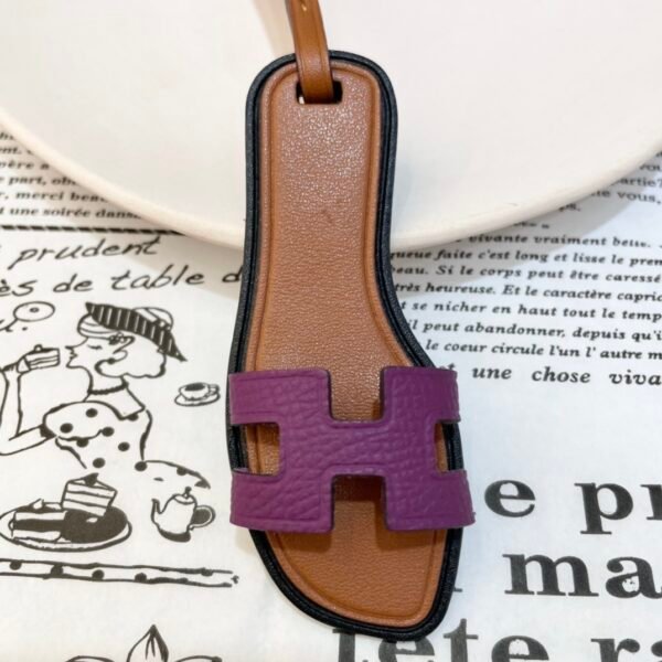 Saudi Arabia Riyadh 187 Factory Anemone Epsom & Swift Leather Oran Nano Charm