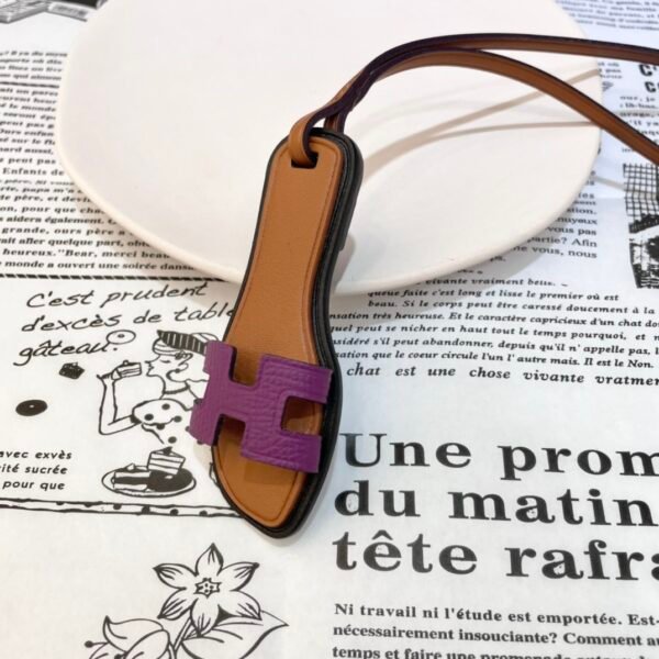 Saudi Arabia Riyadh 187 Factory Anemone Epsom & Swift Leather Oran Nano Charm