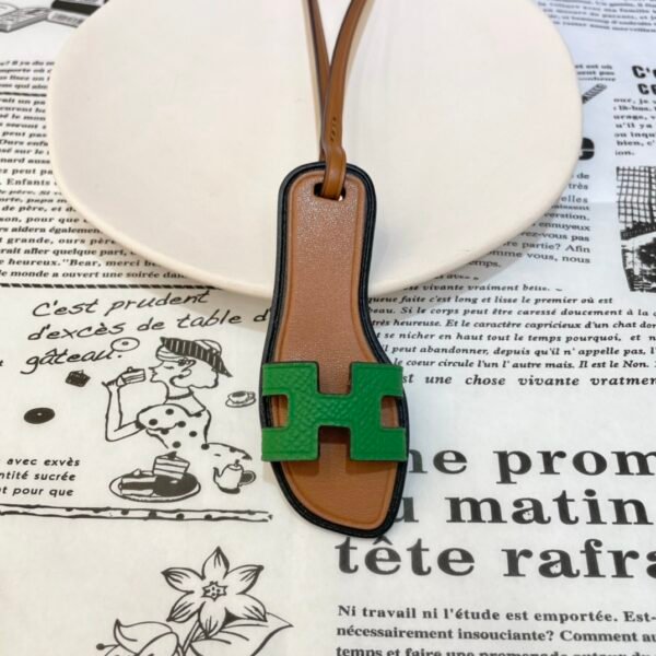UAE Dubai 187 Factory Oran Nano Charm Vert Bambou Epsom & Swift Leather