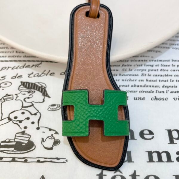UAE Dubai 187 Factory Oran Nano Charm Vert Bambou Epsom & Swift Leather