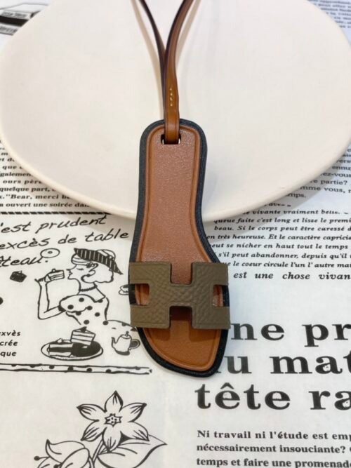 187 Factory Oran Nano Bag Charm Epsom & Swift Leather Etoupe