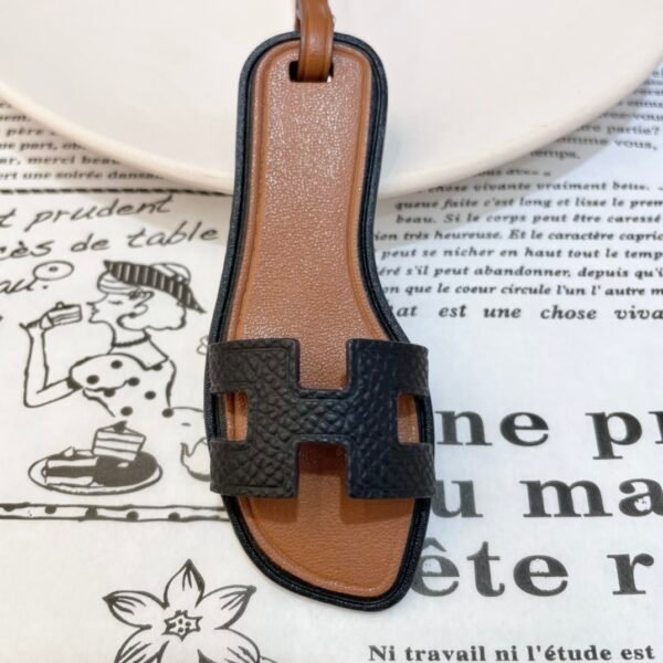 Singapore Kuala Lumpur 187 Factory Oran Nano Charm Noir Epsom & Swift Leather