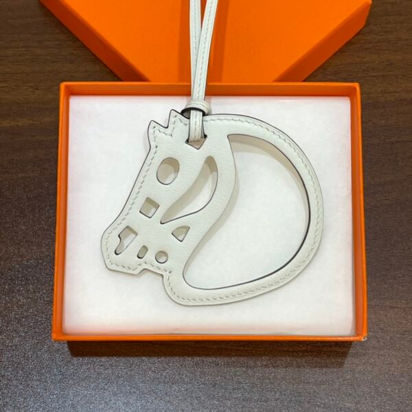 187 Factory Bag Charm Paddock Cheval Charm Craie Swift Leather