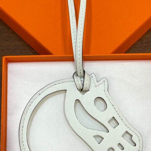 187 Factory Bag Charm Paddock Cheval Charm Craie Swift Leather