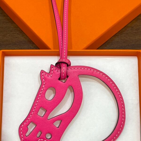New Herms Rose Shocking Swift Leather Paddock Cheval Charm