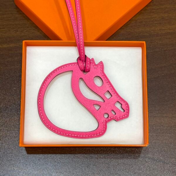 New Herms Rose Shocking Swift Leather Paddock Cheval Charm