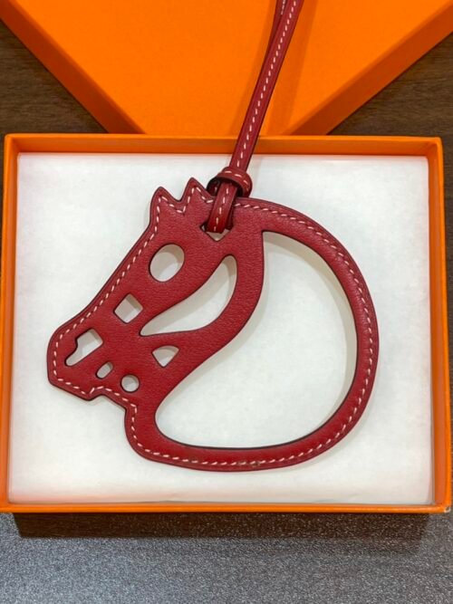 USA New York 187 Factory Paddock Cheval Charm Swift Leather Ruby