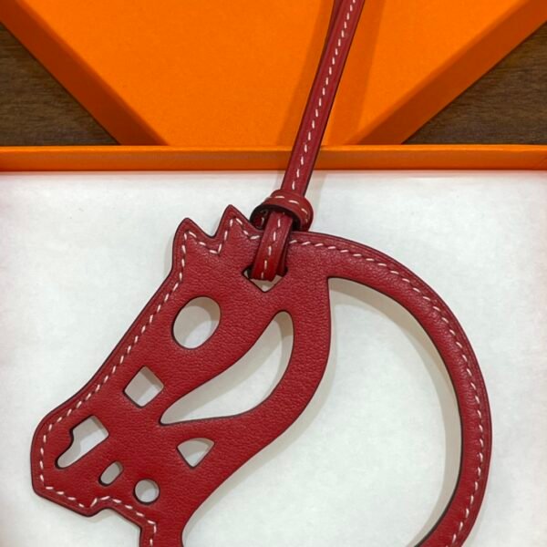 USA New York 187 Factory Paddock Cheval Charm Swift Leather Ruby