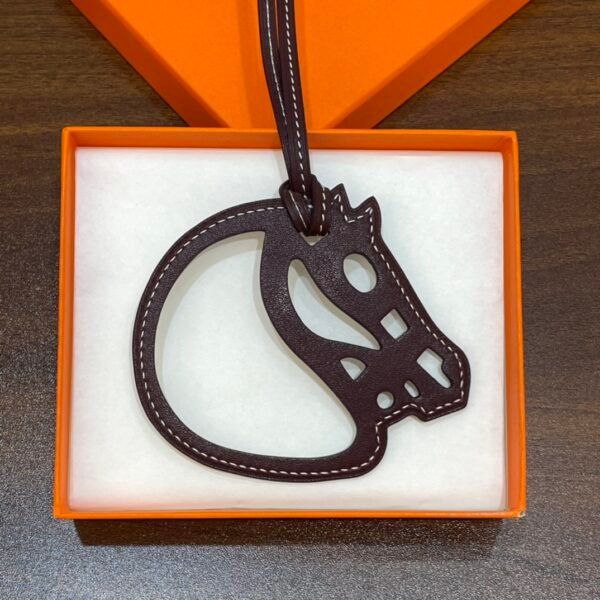 Kuwait 187 Factory Paddock Cheval Charm Images Rouge H Swift Leather