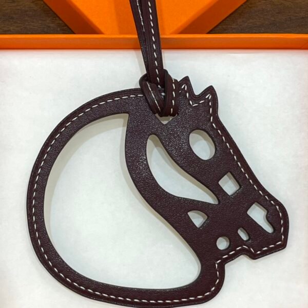Kuwait 187 Factory Paddock Cheval Charm Images Rouge H Swift Leather