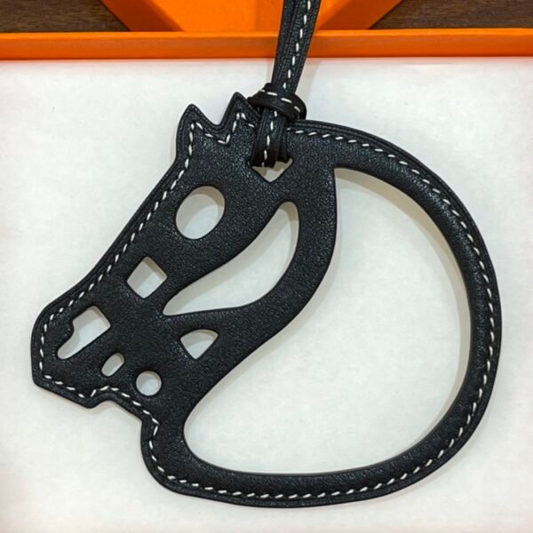 New Arrival 187 Factory Noir Swift Leather Paddock Cheval Charm