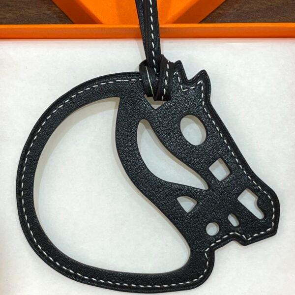 New Arrival 187 Factory Noir Swift Leather Paddock Cheval Charm