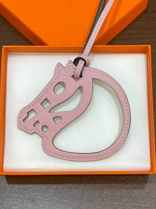 UK London 187 Factory Paddock Cheval Charm Swift Leather Rose Sakura & Etoupe