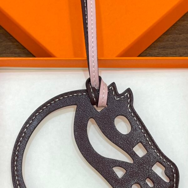 187 Factory Paddock Cheval Charm Price Rose Sakura & Rouge H Swift Leather