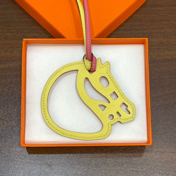 UAE Dubai 187 Factory Rose Lipstick & Lime Swift Leather Paddock Cheval Charm