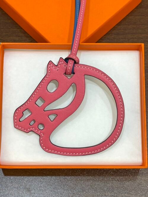 Kuwait 187 Factory Paddock Cheval Charm Swift Leather Rose Lipstick & Blue Azteque
