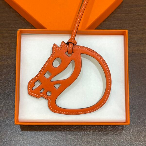 USA Los Angeles 187 Factory Paddock Cheval Charm Swift Leather Rouge Orange & Gold