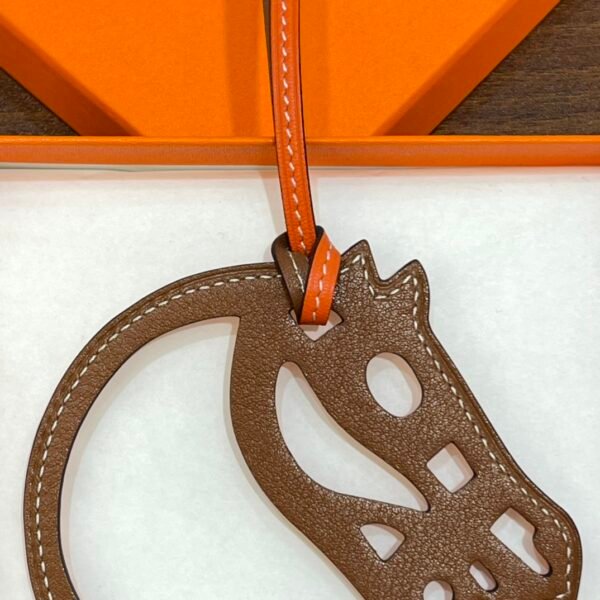 USA Los Angeles 187 Factory Paddock Cheval Charm Swift Leather Rouge Orange & Gold
