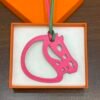 USA Washington 187 Factory Paddock Cheval Charm Swift Leather Rose Shocking & Vert Bambou