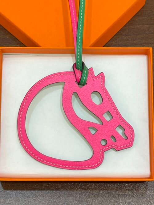 USA Washington 187 Factory Paddock Cheval Charm Swift Leather Rose Shocking & Vert Bambou