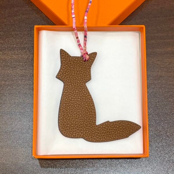 187 Factory Bag Charm Price Epsom Rose Lipstick & Togo Gold Fox Charm