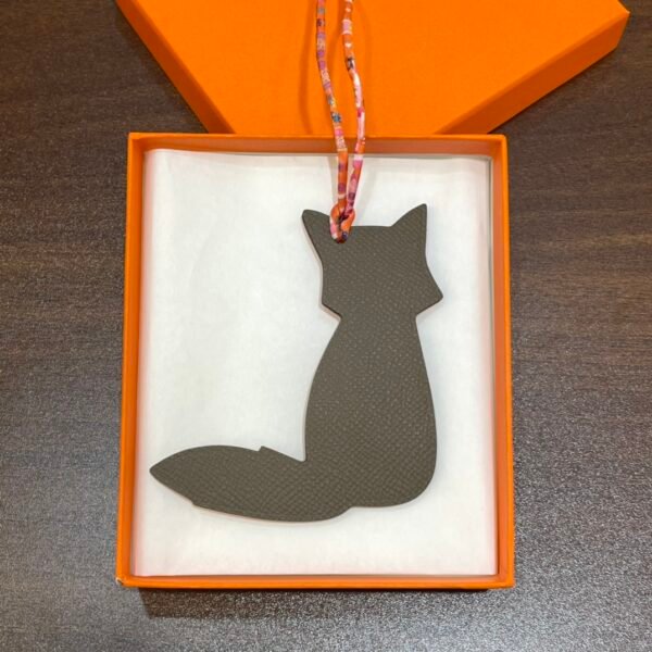 UAE Dubai 187 Factory Fox Charm Epsom Etoupe Grey / Togo Orange