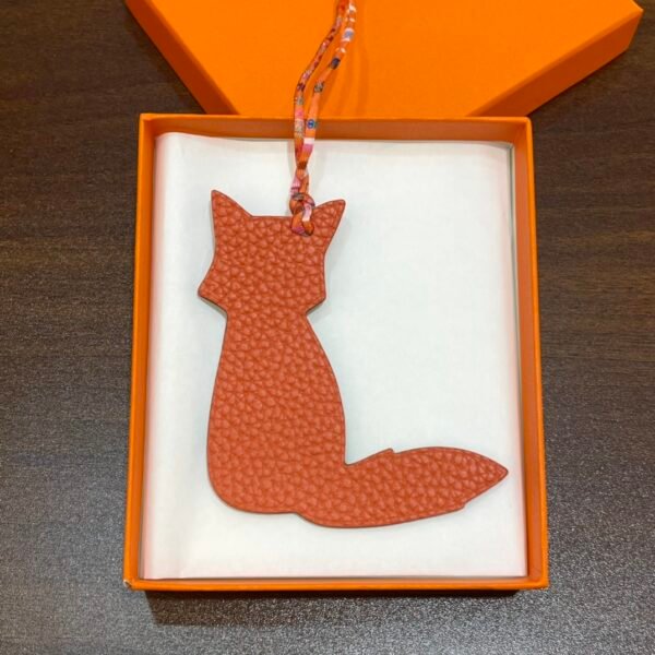 UAE Dubai 187 Factory Fox Charm Epsom Etoupe Grey / Togo Orange