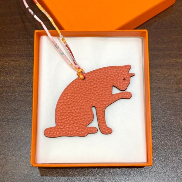 187 Factory Bag Charm Price Togo Orange / Epsom Etoupe Cat Charm