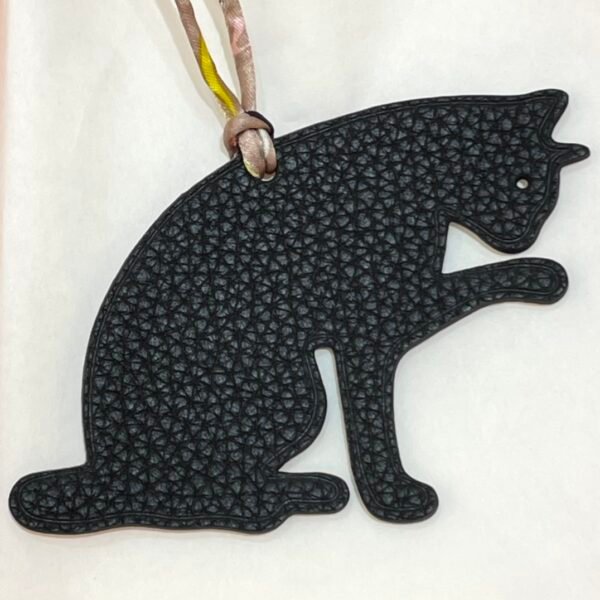 187 Factory Bag Charm Price Cat Charm Noir Togo / Rouge Casaque Epsom